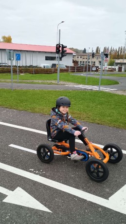 86c75a43-e132-40c0-9143-edb6574678b0