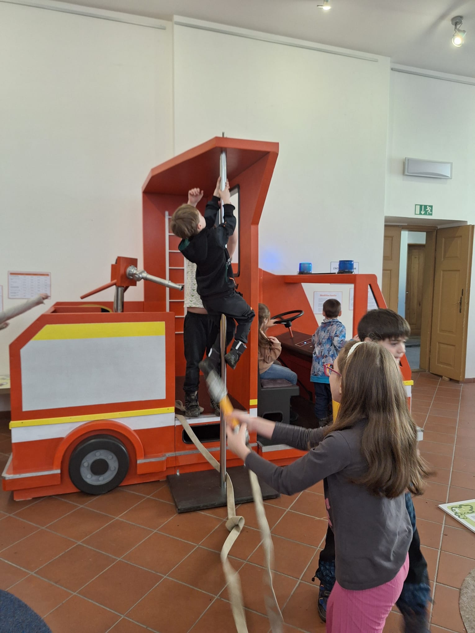 6E7B46B9-6EB5-49A4-9128-B07C166AAECA