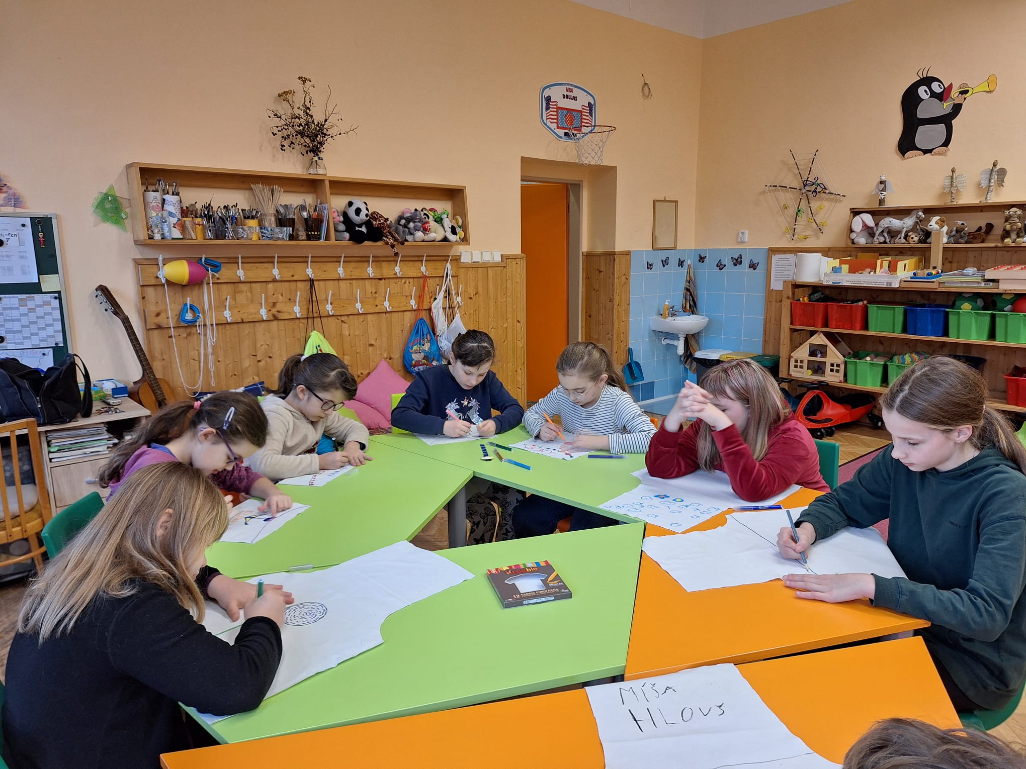 7DF49D08-6BB8-4B19-A60F-70F3DD14BEBA